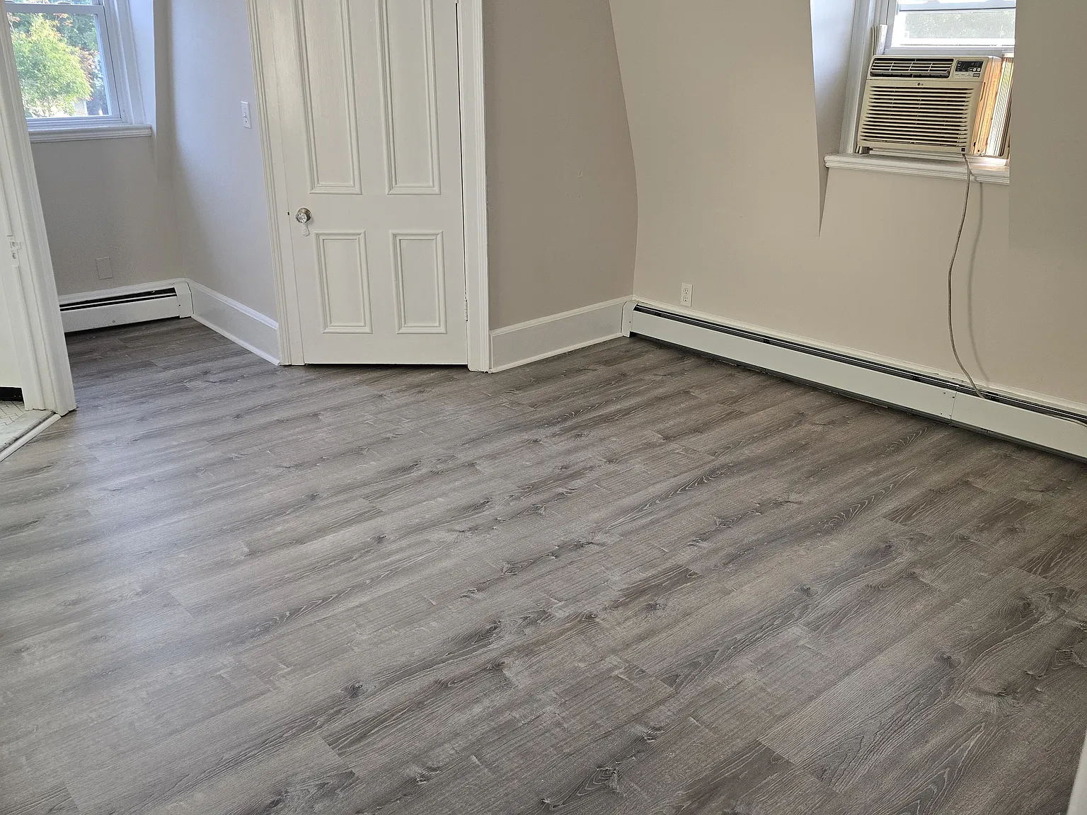 121 E 4th Ave — Photo 3