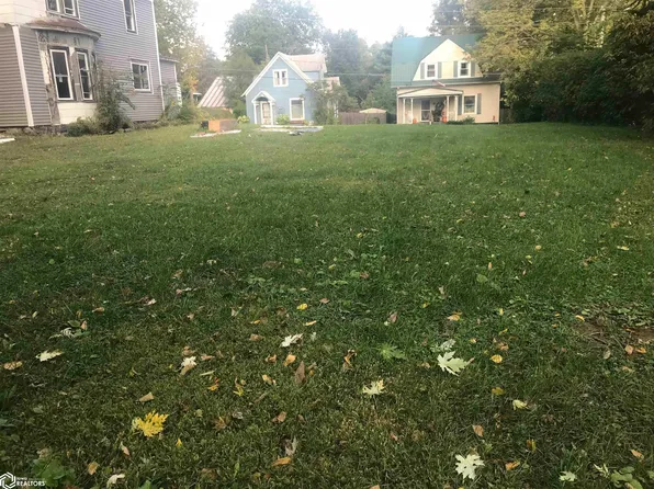 913 Wells St, Burlington, IA 52601