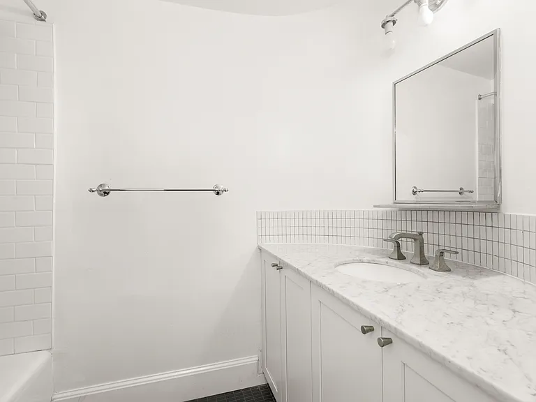 262 W 25th St #1 — Photo 10