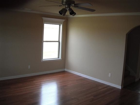 3rd image of 1320 Sweetgum Ln