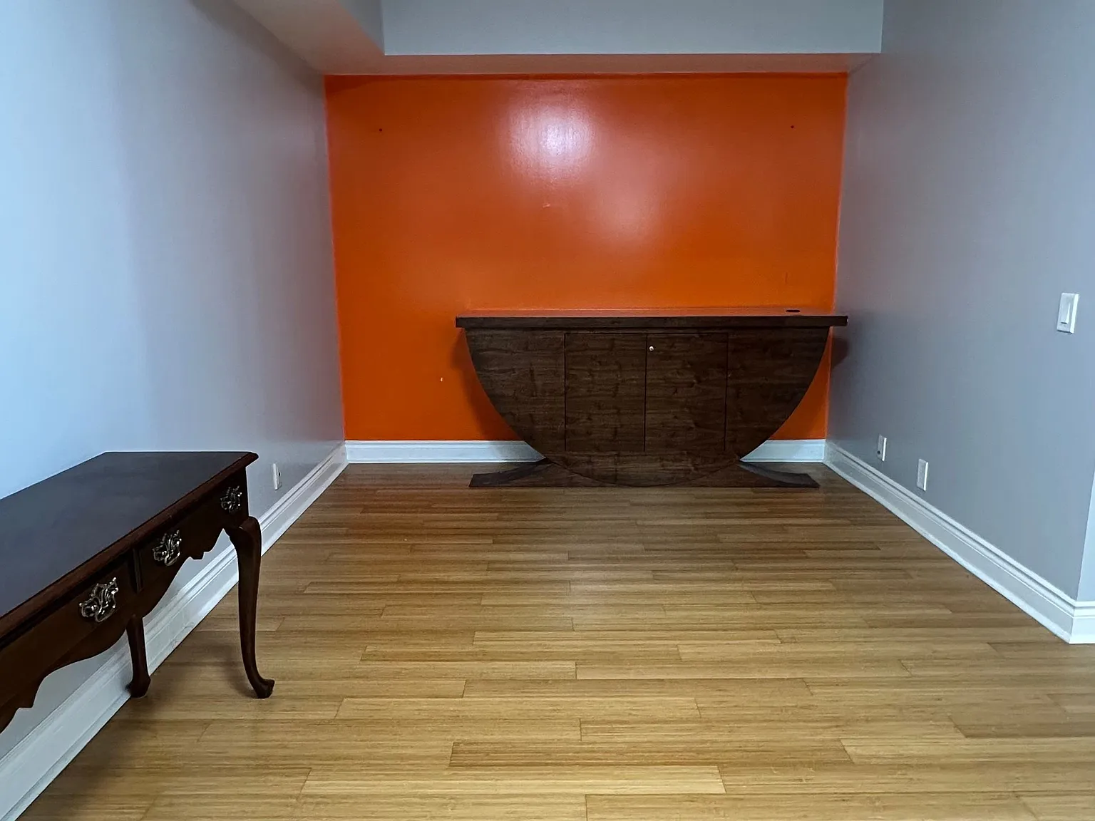 Skymark Condominiums — Photo 4