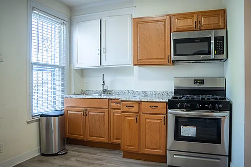 294 Clerk St #1 Photo 1