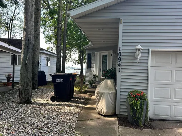 10941 Gun Lake Rd, Middleville, MI 49333
