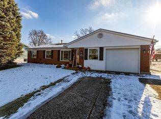 218 Chatham Dr, Fairborn, OH 45324