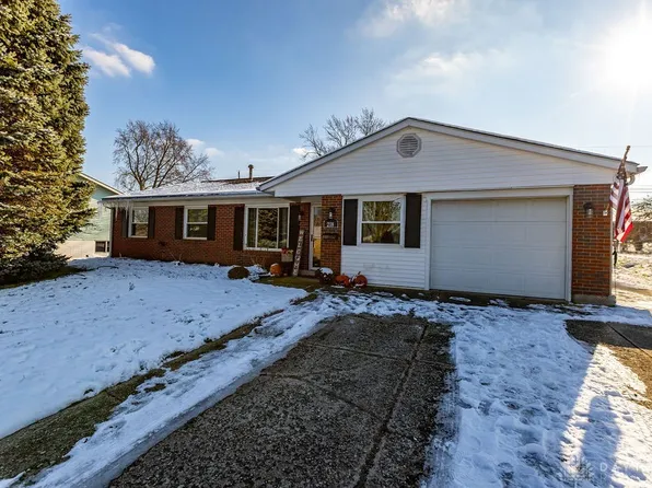 218 Chatham Dr, Fairborn, OH 45324