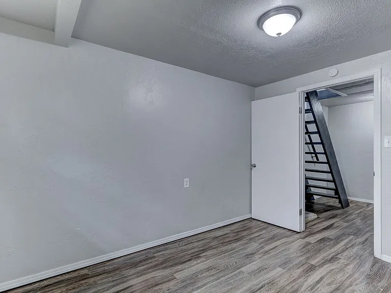1904 Cherry Ln — Photo 16