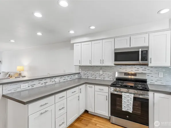12333 28th Avenue NE #B, Seattle, WA 98125