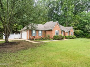 9985 April Springs Dr, Olive Branch, MS 38654