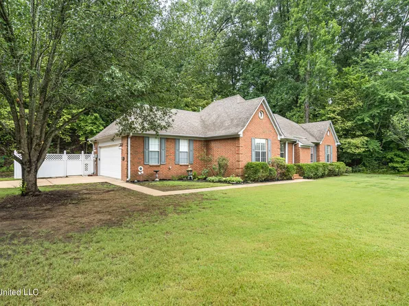 9985 April Springs Dr, Olive Branch, MS 38654