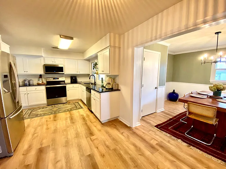 4624 Fairview Dr — Photo 11