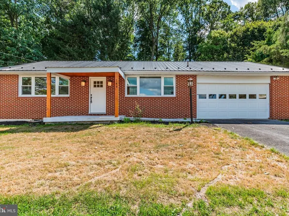 144 McDermott St, Chambersburg, PA 17202