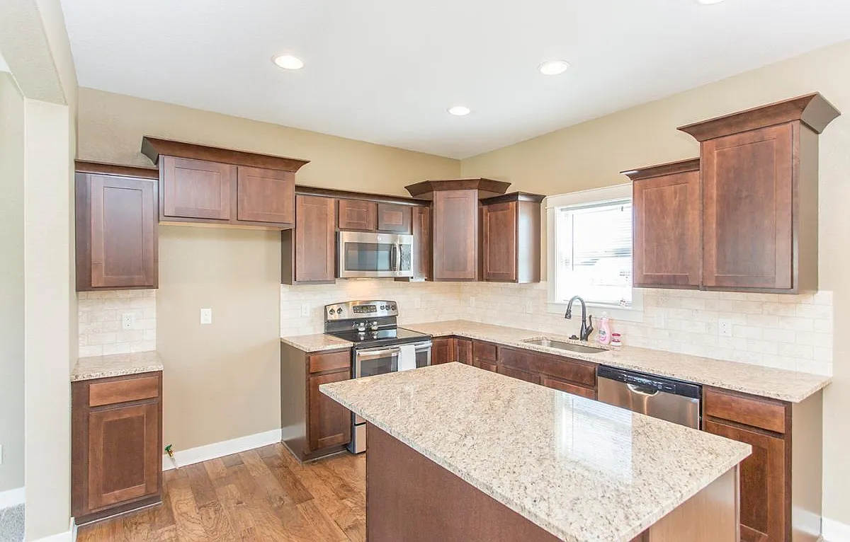 4 bed, 2.5 bath, 1750 sqft, $2,600 — Photo 3