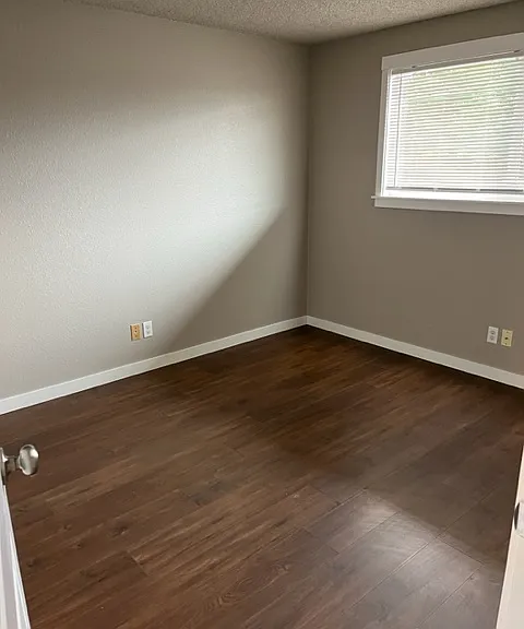 1501 Wood Ave — Photo 5