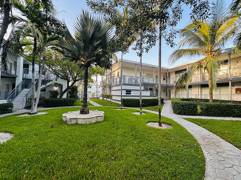 1st image of 948 Bay Dr #12