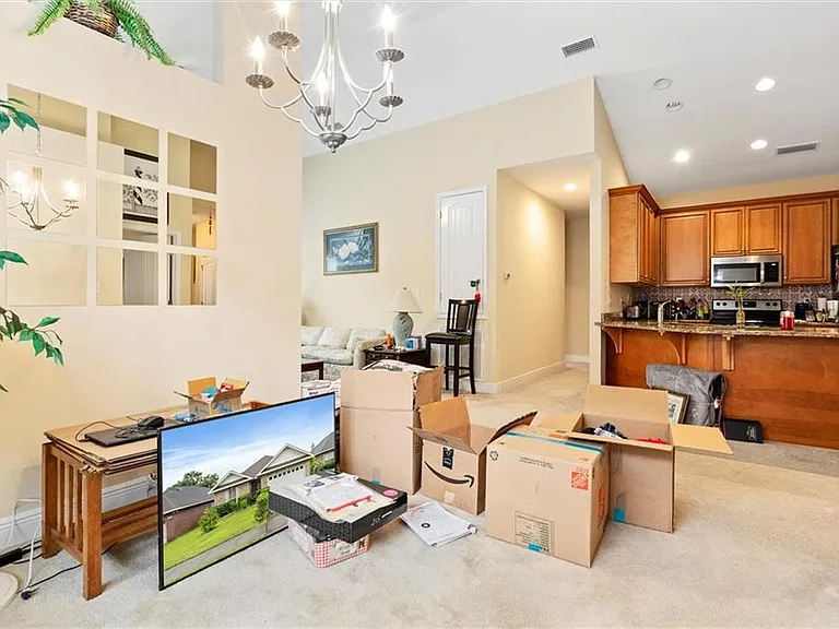 2520 Bluebeard Ln E — Photo 5