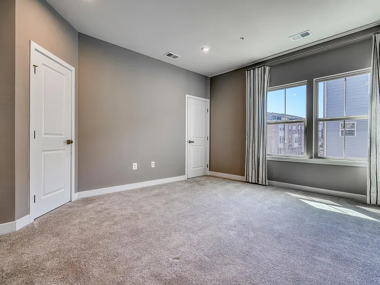 6100 Northwest Dr #1 — Photo 50