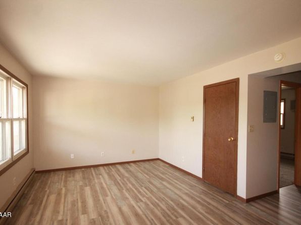 1516 6th Ave N, Grand Forks, ND 58203