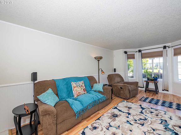 4th image of 10016 NE 129th Ave