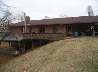 220 S Mart St, Morganfield, KY 42437