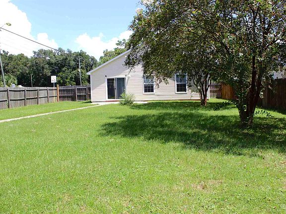 2nd image of 213 Valdosta Ave