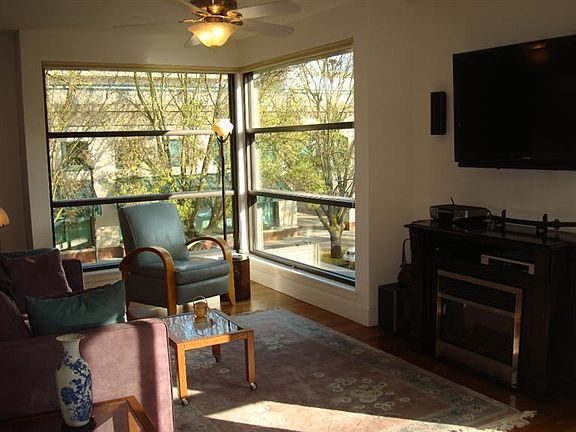 2nd image of 435 G St APT 202