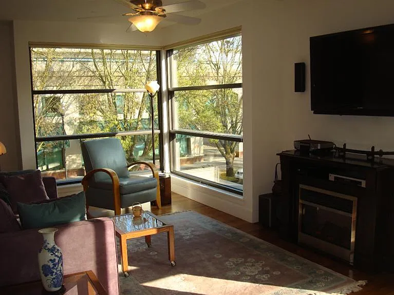 435 G St #202 — Photo 2