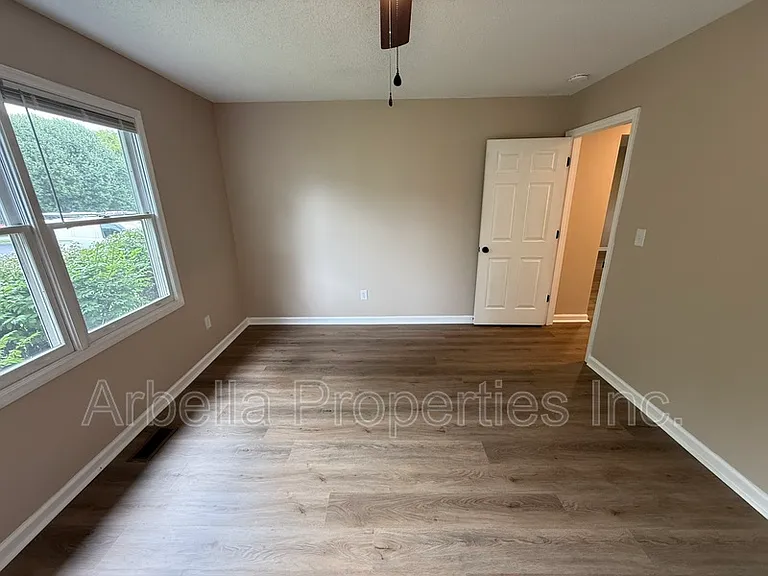 117 Rowe Ln #5 — Photo 15