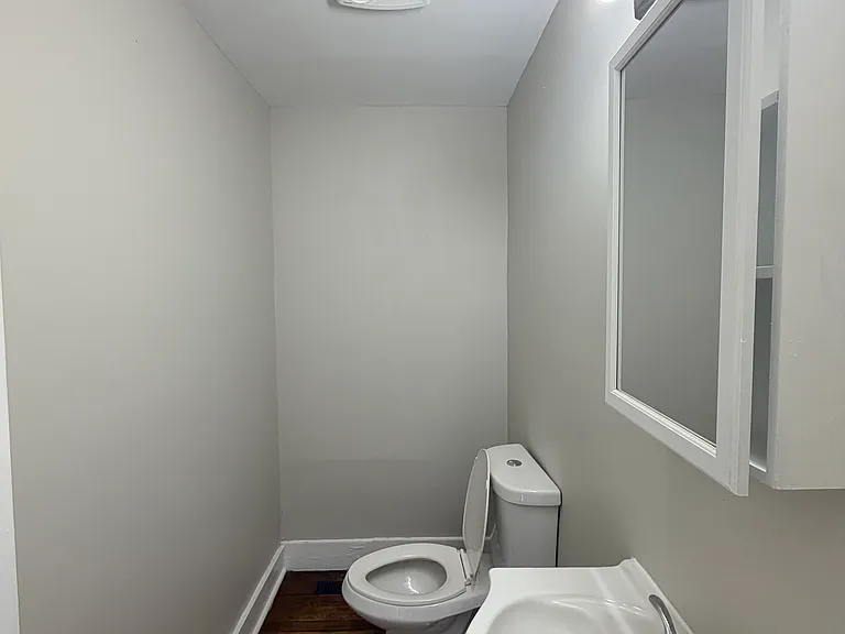 240 Fountain St — Photo 9