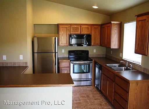 2nd image of 916 N Bluffwood Ln APT 23