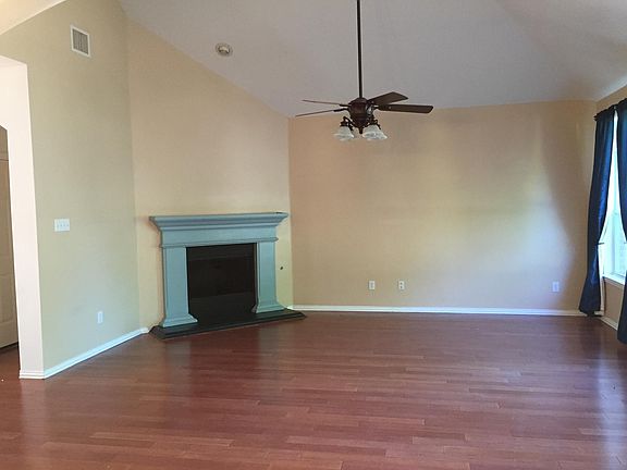 5th image of 2401 Lockshire Dr