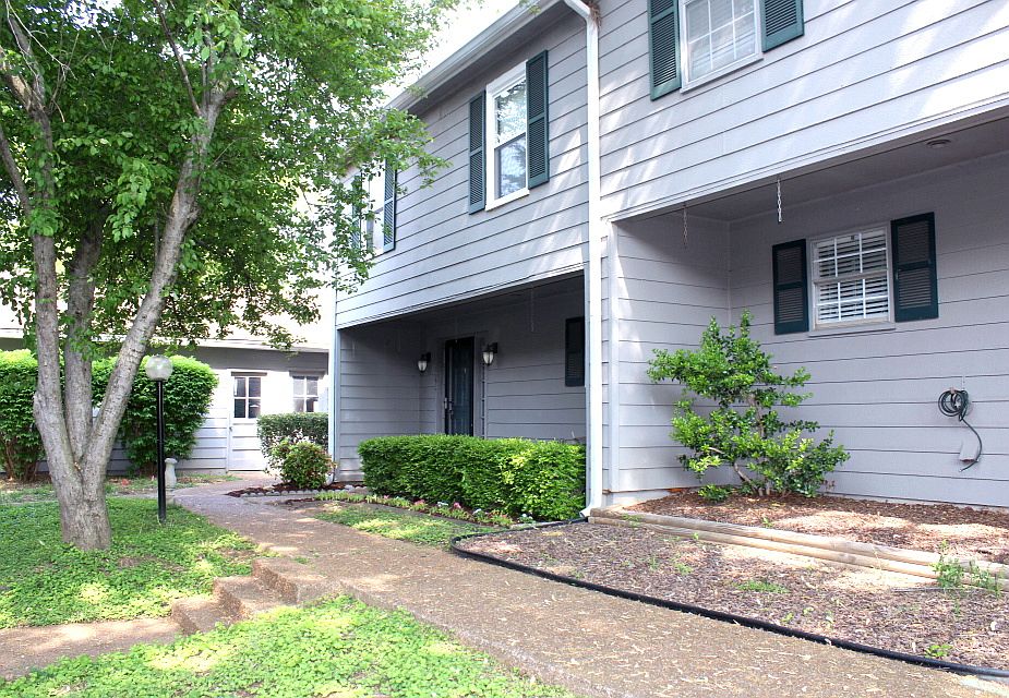 Newly Renovated End Unit!