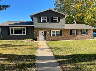 2031 Revere St, Freeport, IL 61032