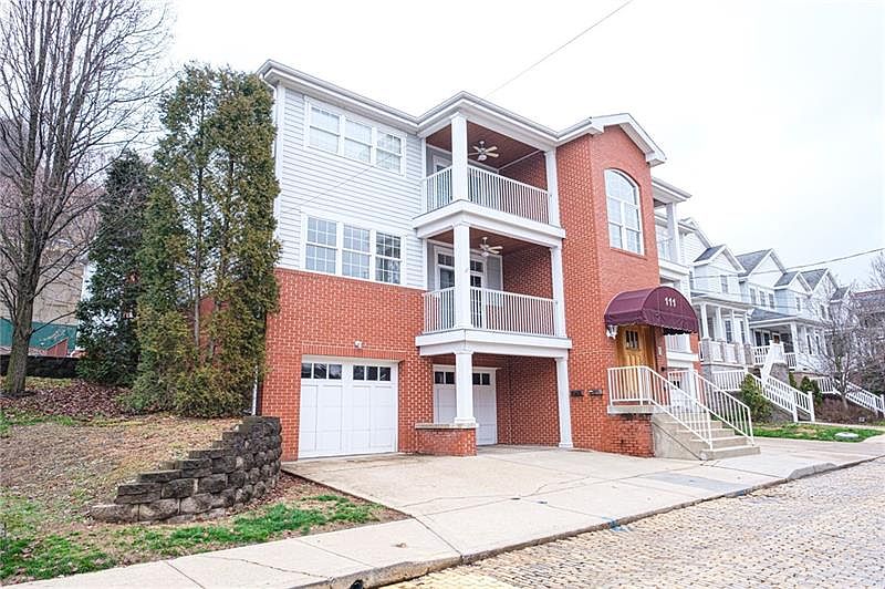 2nd image of 111 5th St APT C