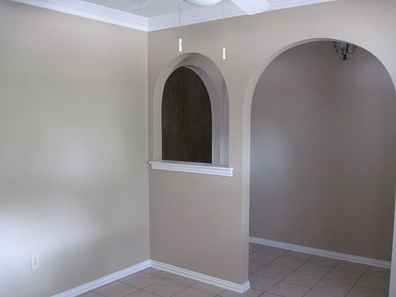 3rd image of 2514 Sam Houston Dr