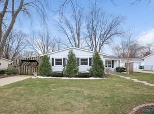 36733 N Traer Ter, Gurnee, IL 60031