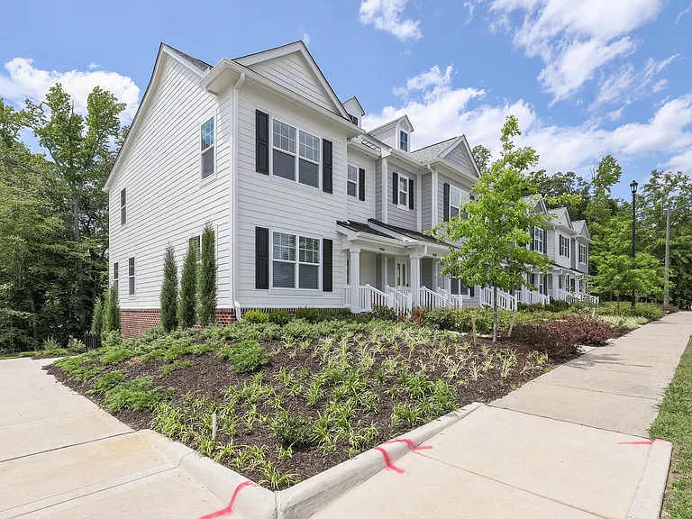 High Street View Luxury Apartments — Photo 36