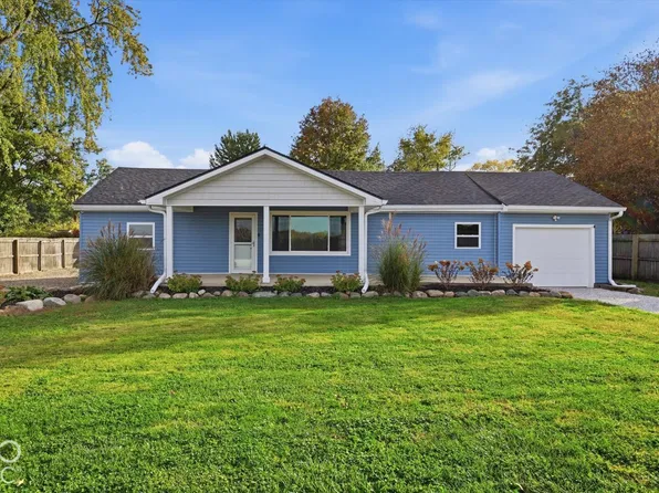 1425 E Meiks Rd, Shelbyville, IN 46176