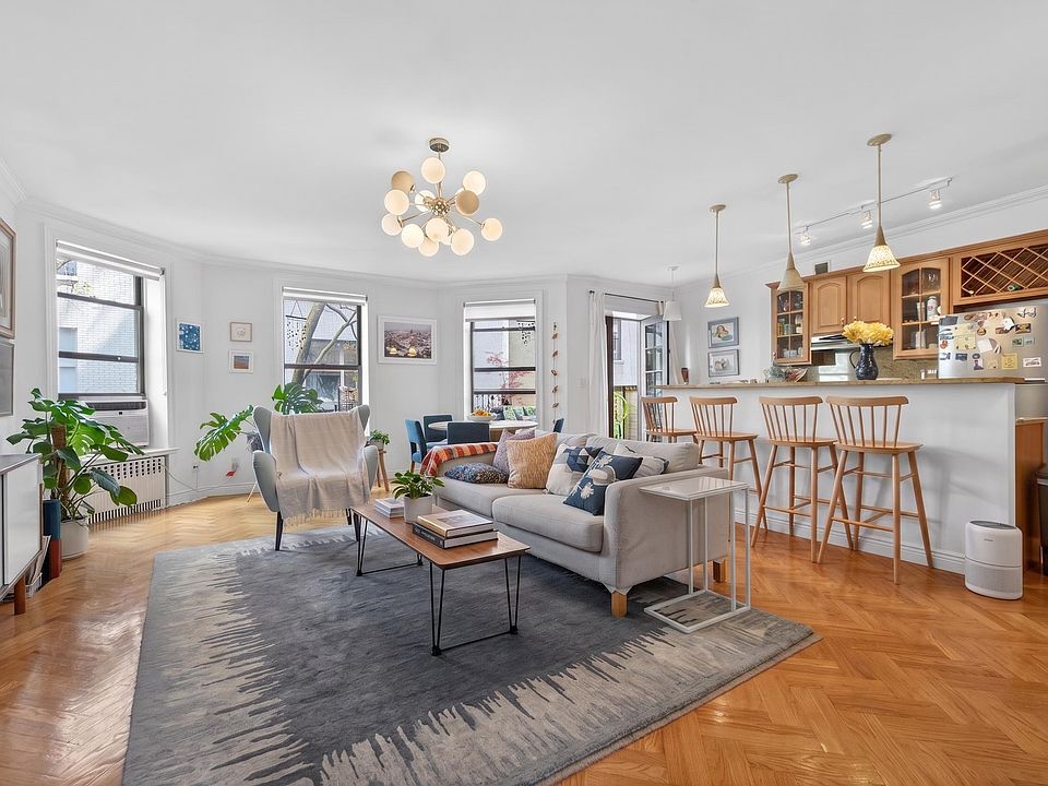 1st image of 305 W 91st St #Penthouse