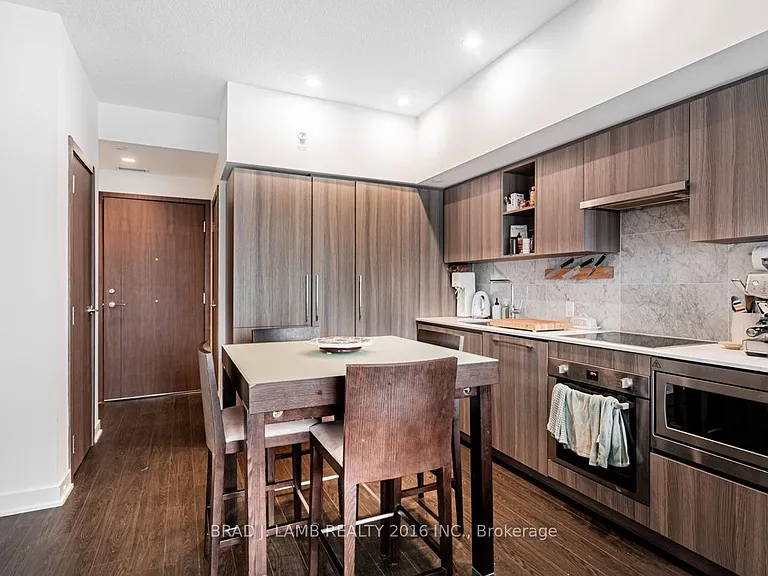 19 Bathurst St #3208 — Photo 3