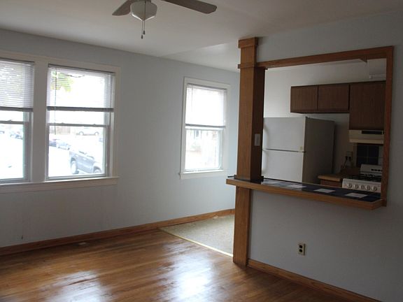 5th image of 632 N Monroe St APT 3