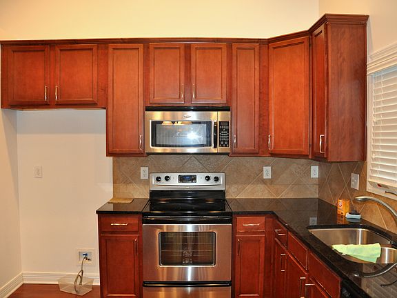3rd image of 202 Saint Regis Dr