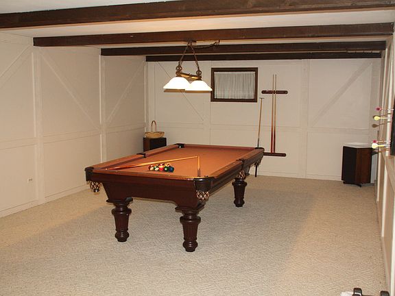 POOL ROOM