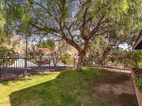 4th image of 13949 Wallabi Ave