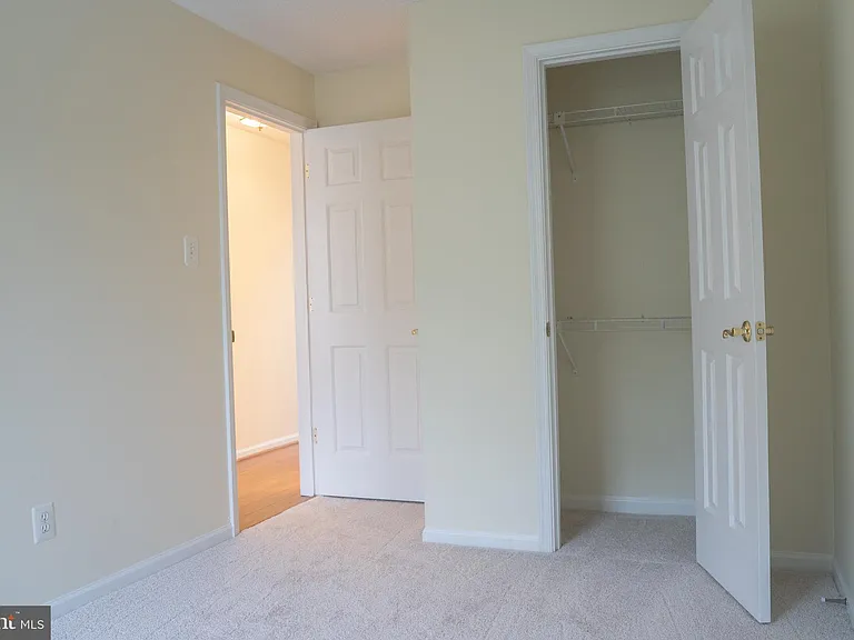 12101 Greenwood Ct #301 — Photo 32
