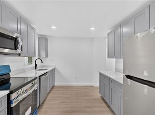 5 Lees Ln, Glocester, RI 02814