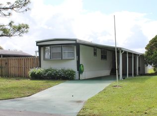 7566 SE Wren Ave, Hobe Sound, FL 33455