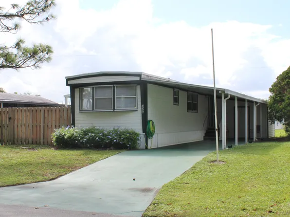 7566 SE Wren Ave, Hobe Sound, FL 33455