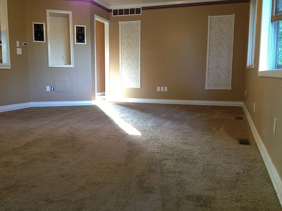 Living Room pic 2
