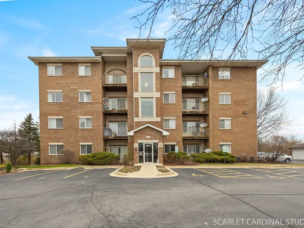 941 N Swift Rd Unit 204, Addison, IL 60101