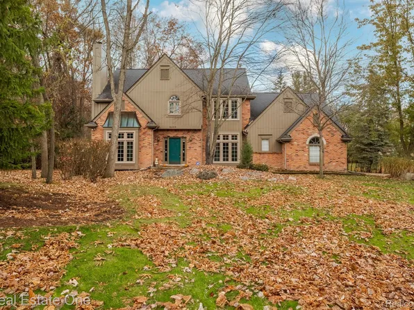 6238 Mission Dr, West Bloomfield, MI 48324